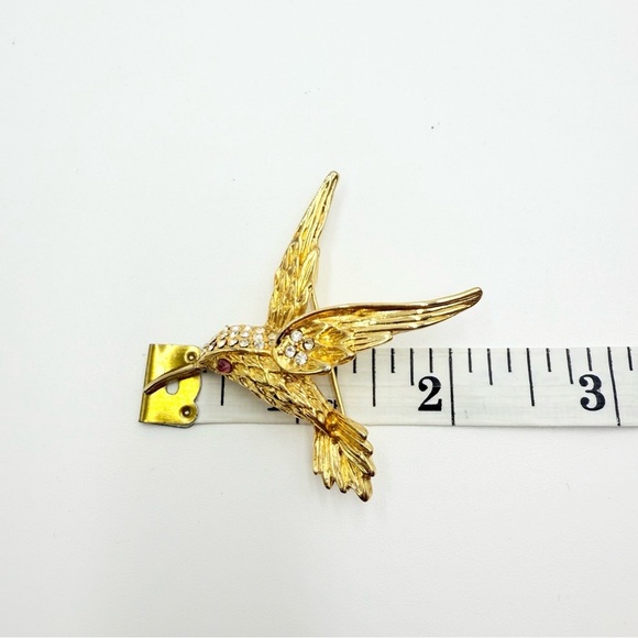Vintage Hummingbird with Clear Rhinestones Gold tone Brooch Pin
Red Eyes - Picture 6 of 6
